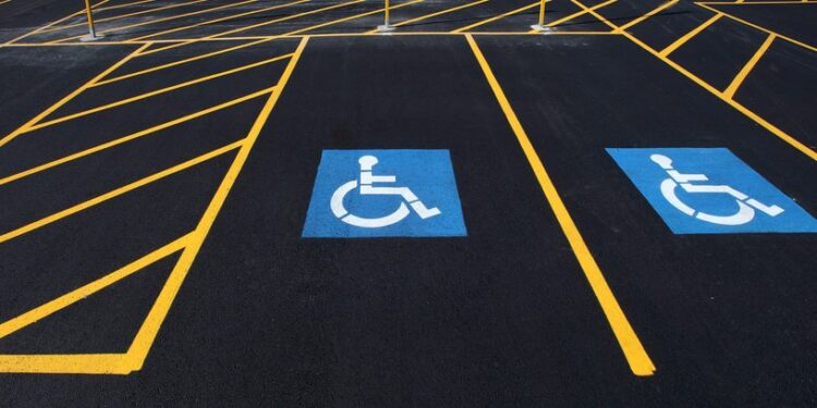 6 Reasons Why Commercial Establishments Must Consider Striping the Parking Areas