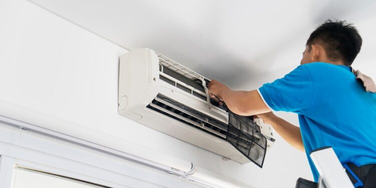 Don’t Panic! How to Handle an Air Conditioning Emergency Like a Pro