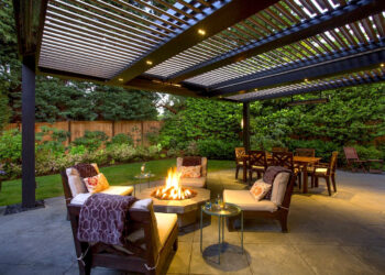 Using a Pergola to Create an Outdoor Dining Area in Boulder